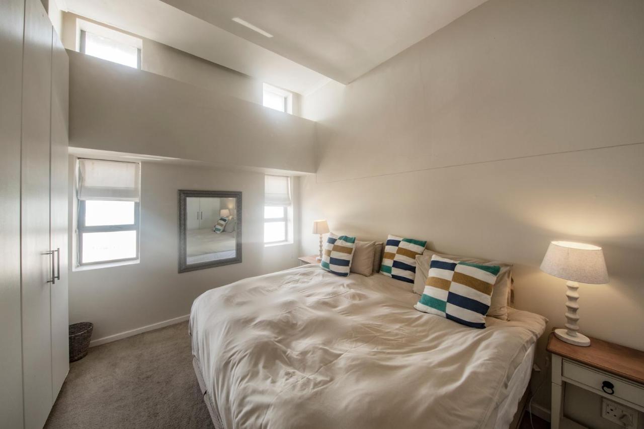 Surferscorner Self Catering Apartments Muizenberg Exterior foto