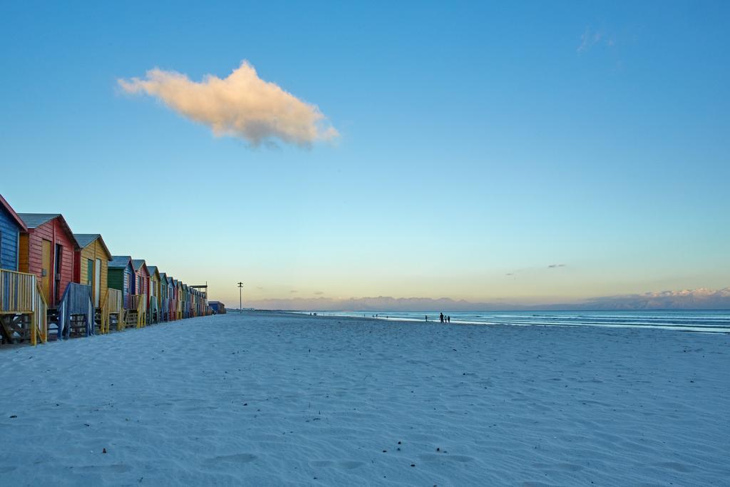 Surferscorner Self Catering Apartments Muizenberg Exterior foto
